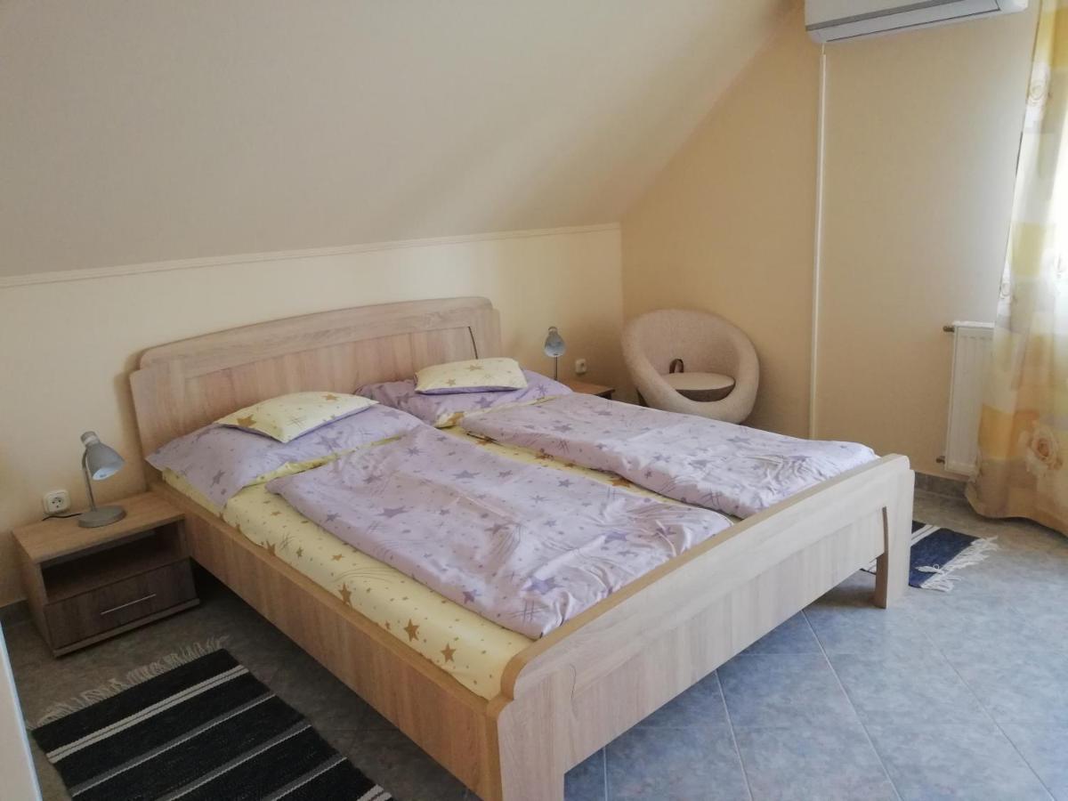 Imola Es Andrea Apartmanhaz Hajduszoboszlo Exterior photo