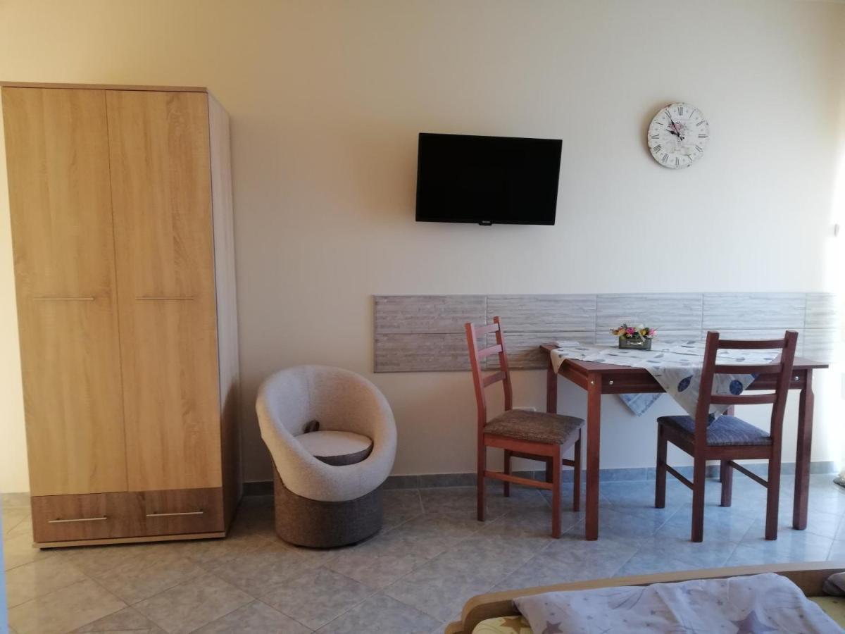 Imola Es Andrea Apartmanhaz Hajduszoboszlo Exterior photo