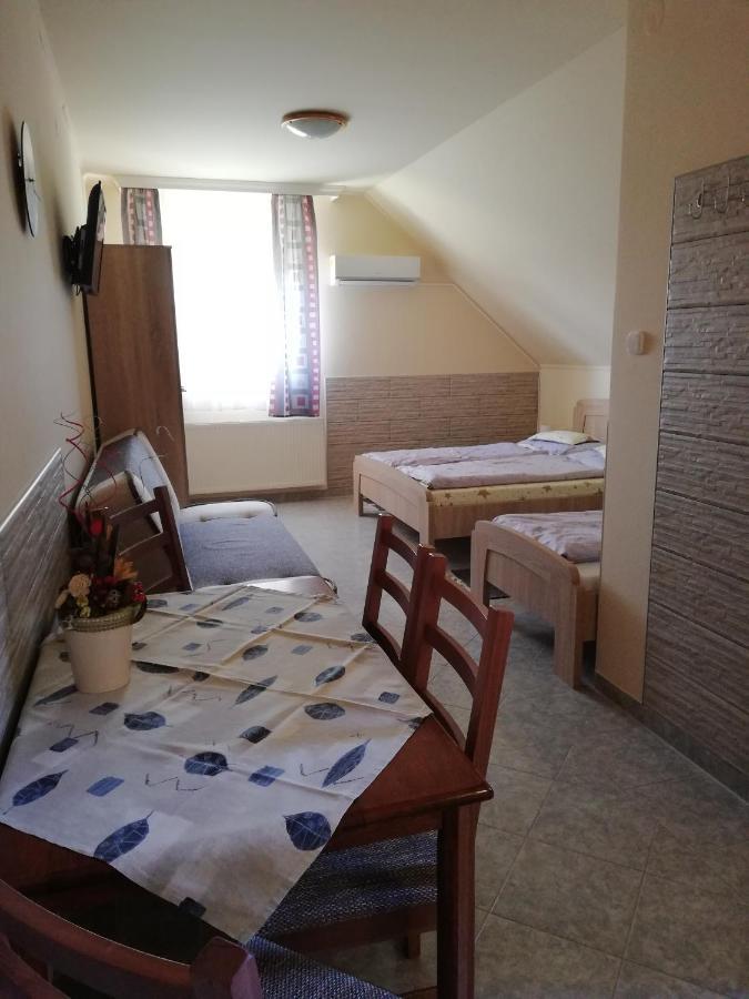 Imola Es Andrea Apartmanhaz Hajduszoboszlo Exterior photo