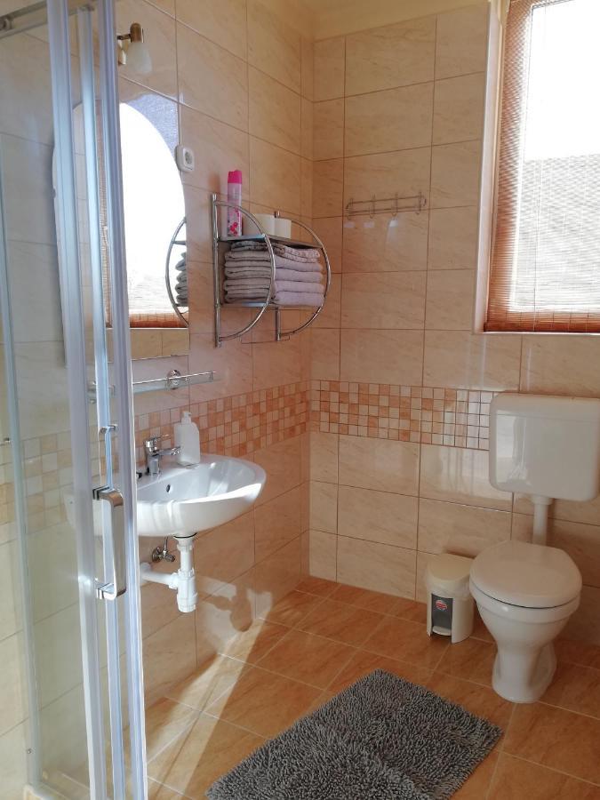 Imola Es Andrea Apartmanhaz Hajduszoboszlo Exterior photo
