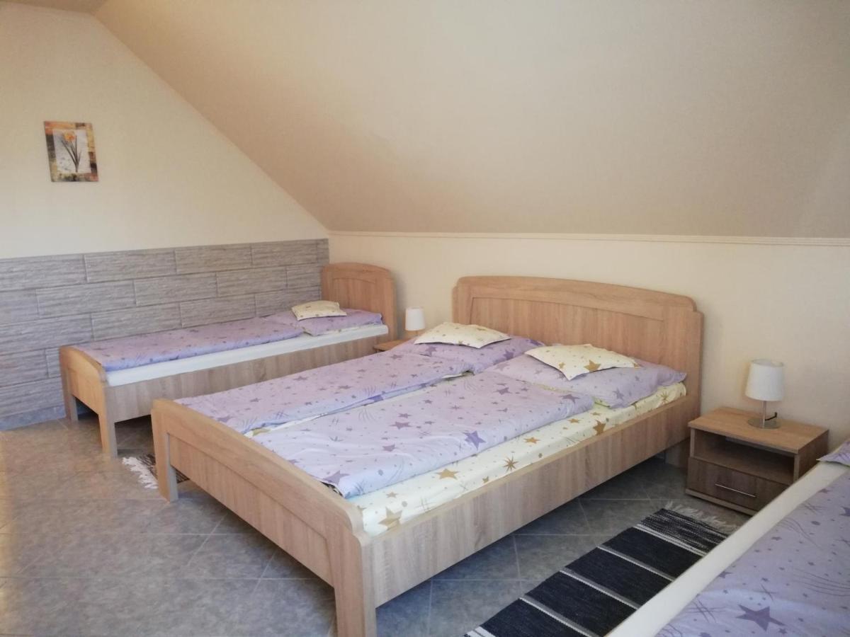 Imola Es Andrea Apartmanhaz Hajduszoboszlo Exterior photo