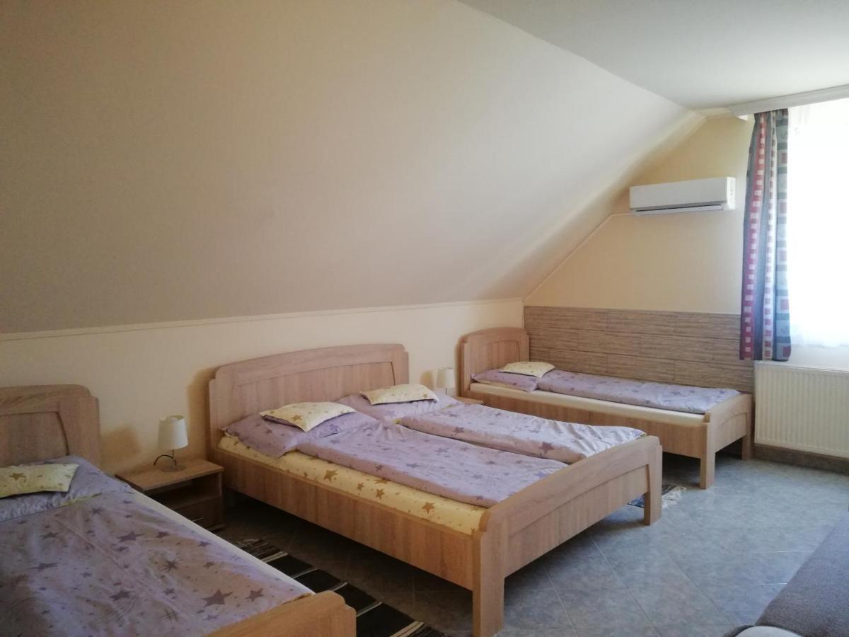 Imola Es Andrea Apartmanhaz Hajduszoboszlo Exterior photo