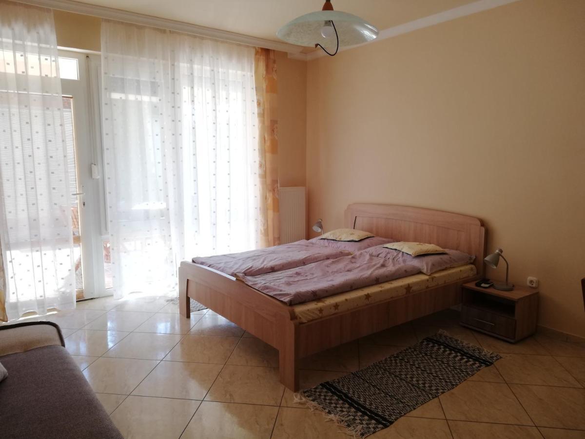 Imola Es Andrea Apartmanhaz Hajduszoboszlo Exterior photo