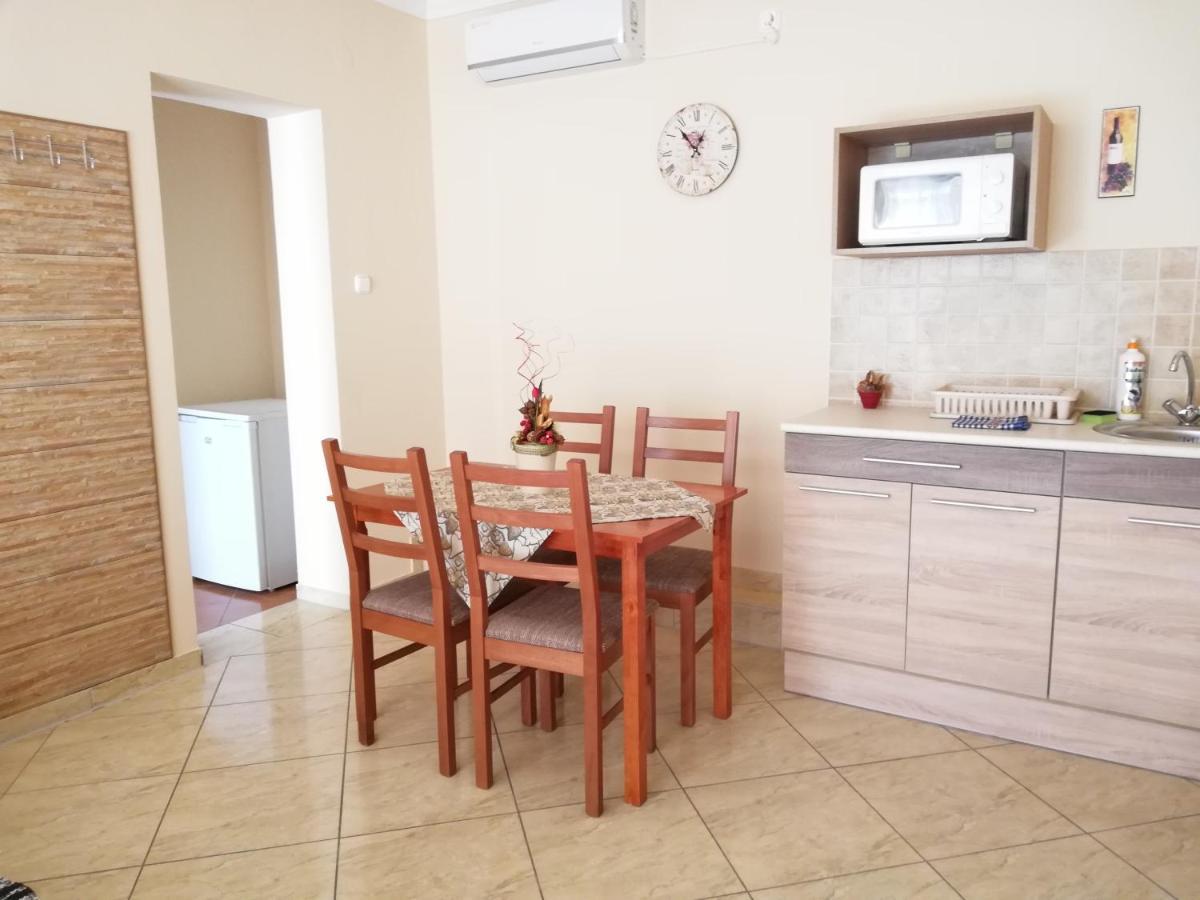 Imola Es Andrea Apartmanhaz Hajduszoboszlo Exterior photo