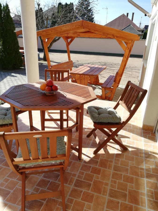 Imola Es Andrea Apartmanhaz Hajduszoboszlo Exterior photo